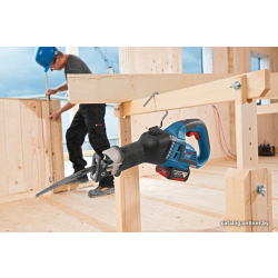             Сабельная пила Bosch GSA 18V-32 Professional 06016A8107 (с 2-мя АКБ, кейс)        